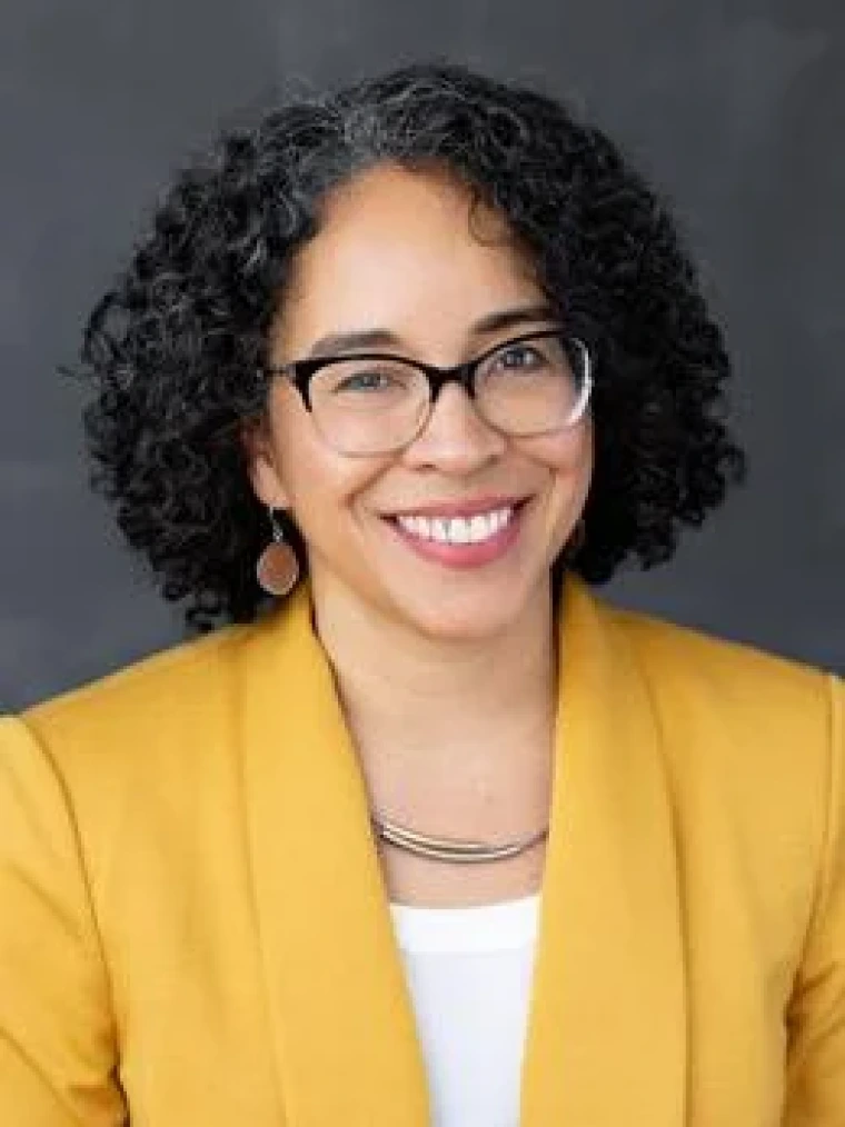 gina perez headshot